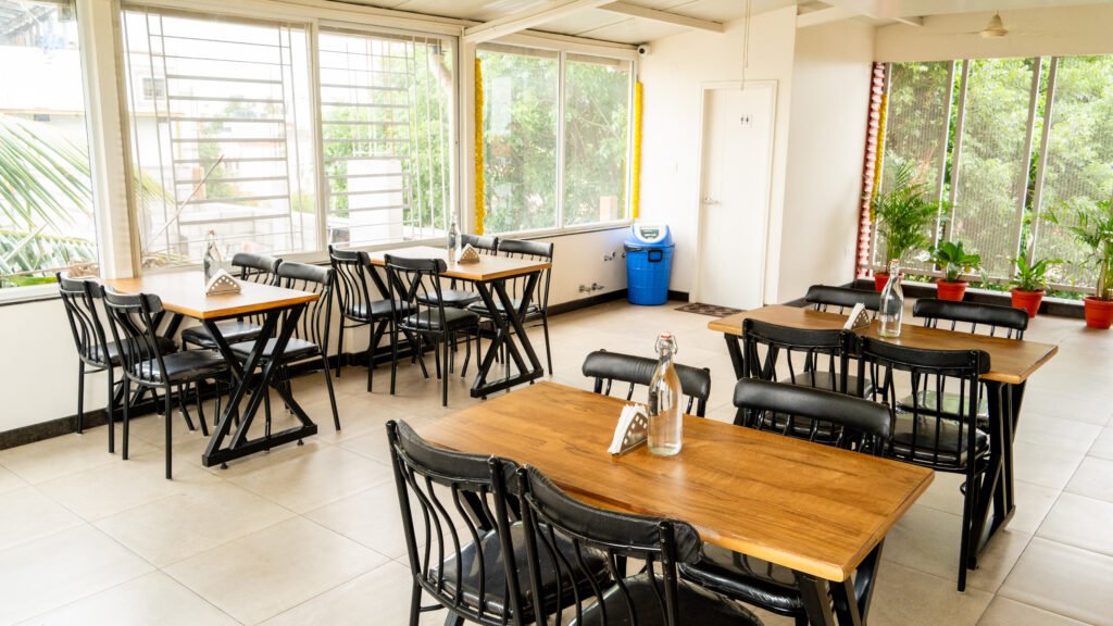 Dining Area - Hotel Rize Inn